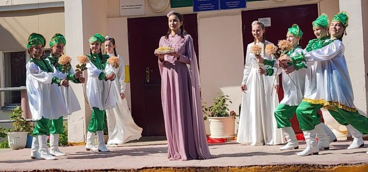 Айшинской гимназии исполнилось 115 лет