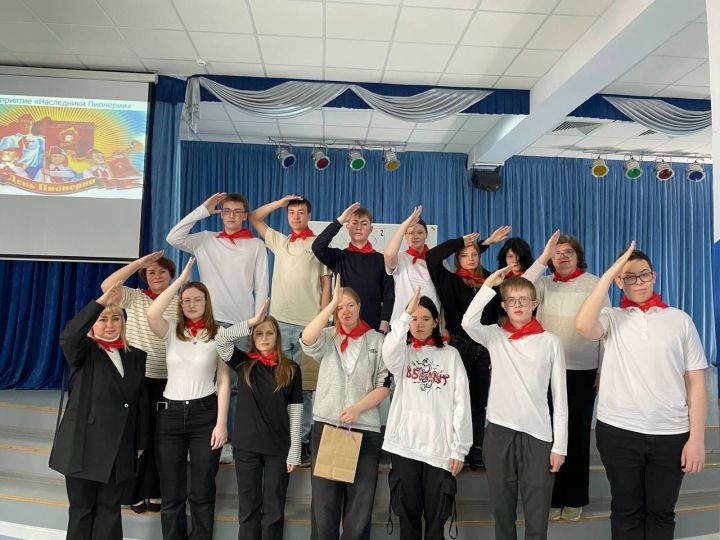 «Наследники пионерии»: в Зеленодольском механическом колледже отметили День детских общественных организаций
