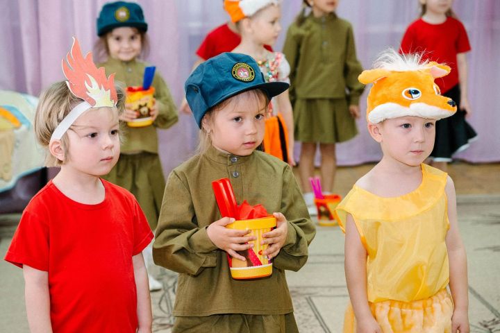 «Спички детям — не игрушка»: В детском саду прошел праздник в честь Дня пожарной охраны