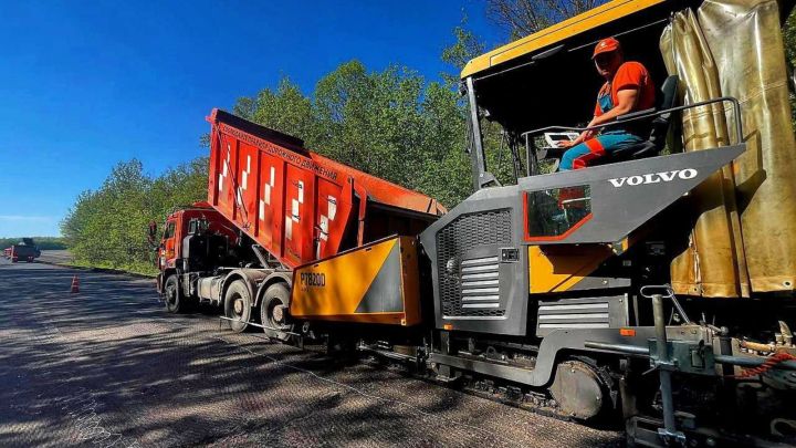 В Альметьевском районе Татарстана ремонтируют дорогу Русский Акташ — Кузайкино