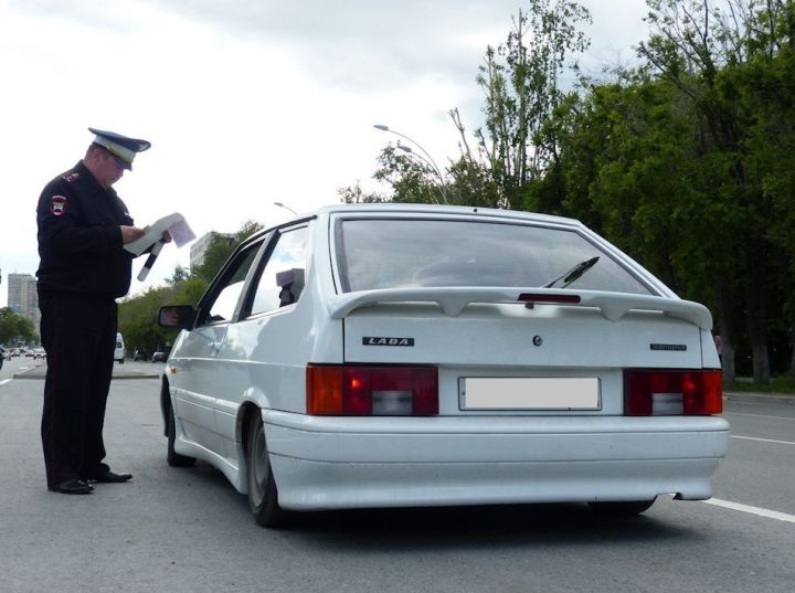 В Зеленодольске Госавтоинспекция оштрафовала 8 водителей за нарушения правил перевозки детей