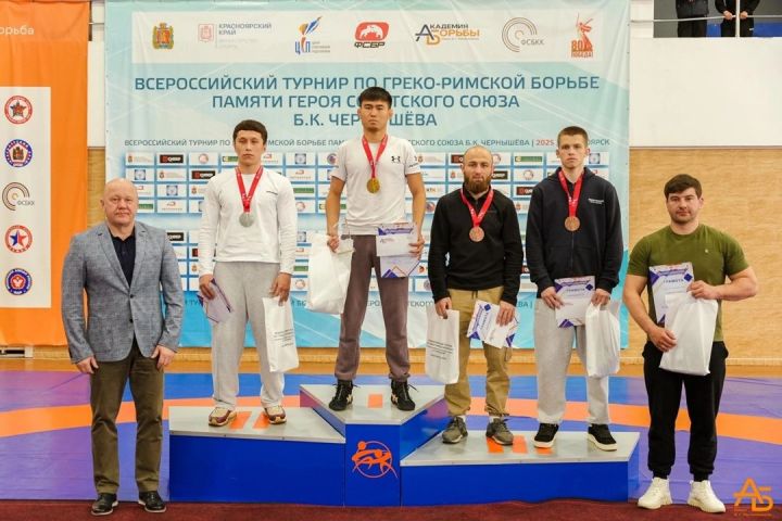 Воспитанник Зеленодольской школы борьбы Адель Халиков — серебряный призер турнира в Красноярске