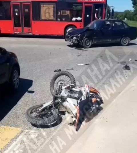 В Казани ребенок на питбайке влетел в легковушку