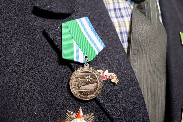 В Зеленодольском районе учреждена муниципальная награда — медаль «Зеленодольск — Город трудовой доблести»