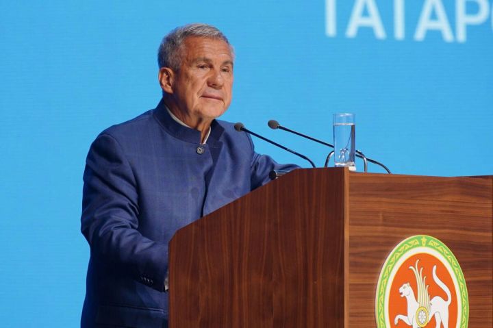 Татарстанское отделение партии «Единая Россия» выдвинуло Рустама Минниханова кандидатом на выборы главы региона