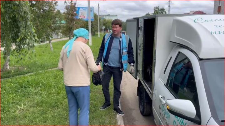 В Зеленодольске в пунктах горячего питания «Приют человека» раздали жертвенное мясо