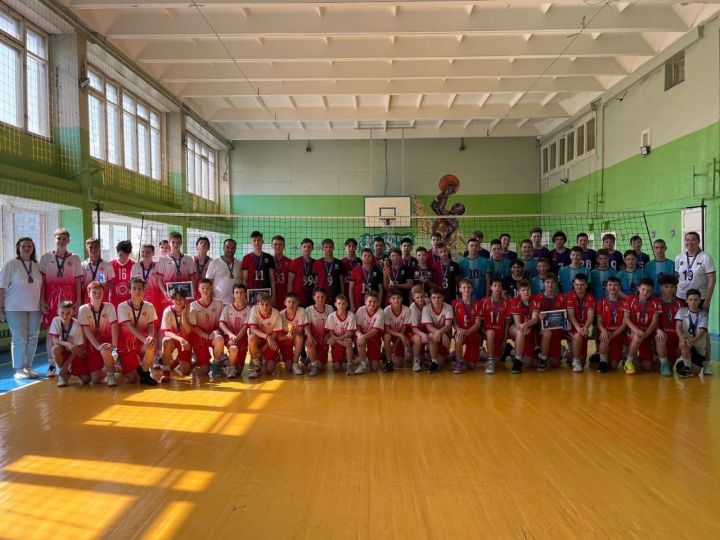 Команда спортшколы № 4 — победитель Открытого межрегионального турнира по волейболу среди юношей 2011-2012 г.р.