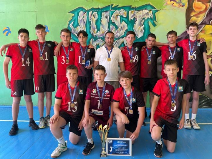 Команда спортшколы № 4 — победитель Открытого межрегионального турнира по волейболу среди юношей 2011-2012 г.р.