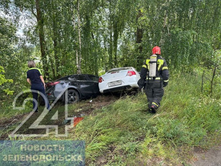 В Зеленодольске при столкновении двух машин погиб один из водителей