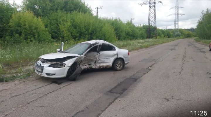 В Зеленодольске при столкновении двух машин погиб один из водителей