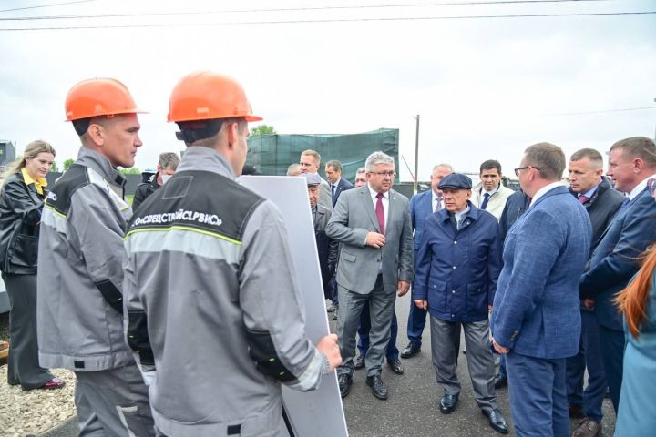 В промпарке «Весна» в Васильево Рустам Минниханов встретился с представителями бизнес-сообщества Татарстана