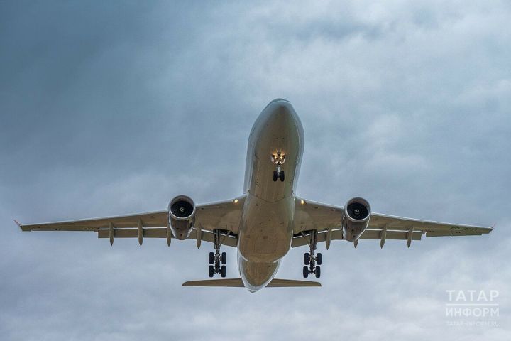 Татарстанский реаниматолог спас жизнь пассажиру во время перелета Казань — Анталья