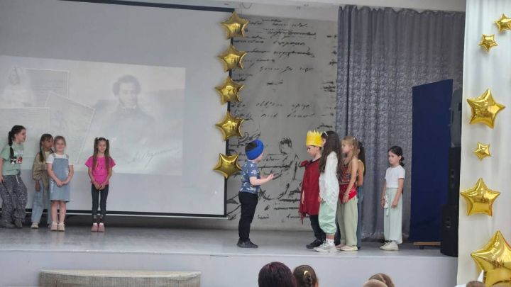 В пришкольном лагере 9 лицея отметили день рождения великого русского поэта Александра Сергеевича Пушкина