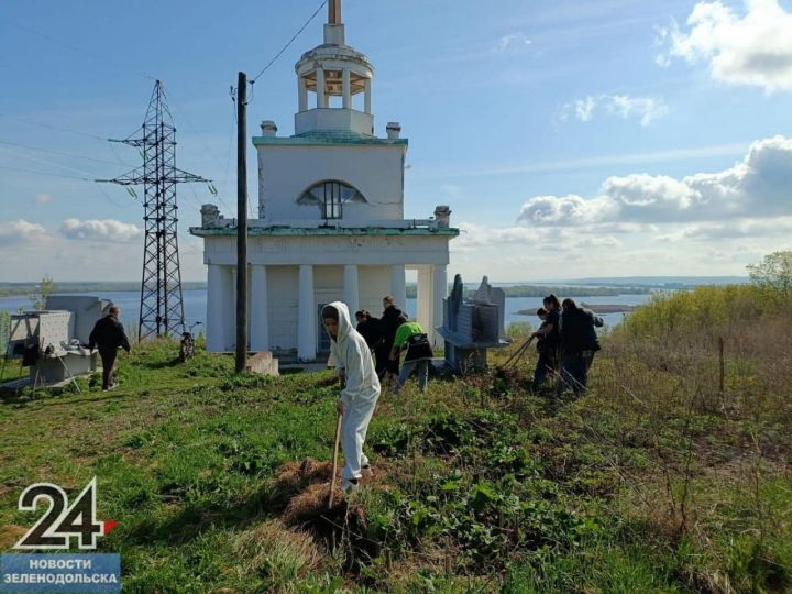 В посёлке Нижние Вязовые продолжают реставрировать часовню