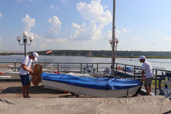 В Зеленодольском яхт-клубе «Дельфин» провели торжественное награждение победителей чемпионата и первенства РТ по парусному спорту