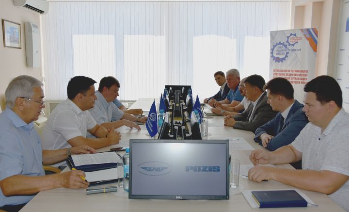 КНИТУ-КАИ и POZIS подписали новое соглашение о стратегическом сотрудничестве в подготовке кадров