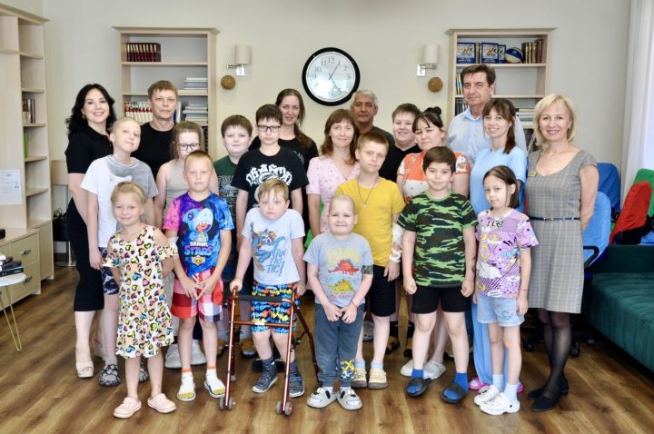 Юрий Камалтынов почитал для детей Семейного дома Благотворительного Фонда «Семья вместе» детские сказки