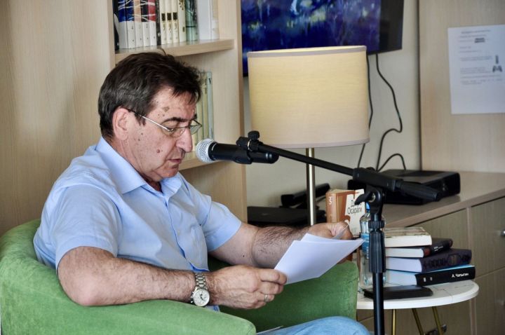 Юрий Камалтынов почитал для детей Семейного дома Благотворительного Фонда «Семья вместе» детские сказки