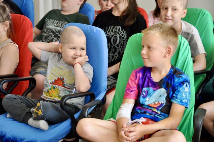 Юрий Камалтынов почитал для детей Семейного дома Благотворительного Фонда «Семья вместе» детские сказки