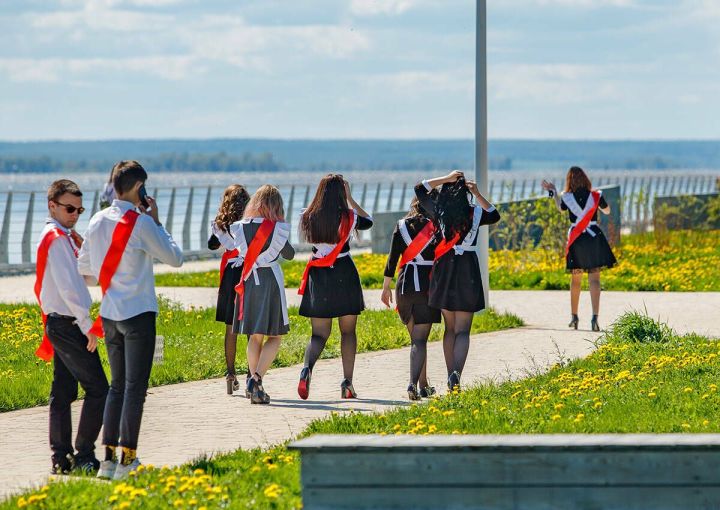 Имеют ли школы право отказывать в приеме в 10-й класс при наличии свободных мест?