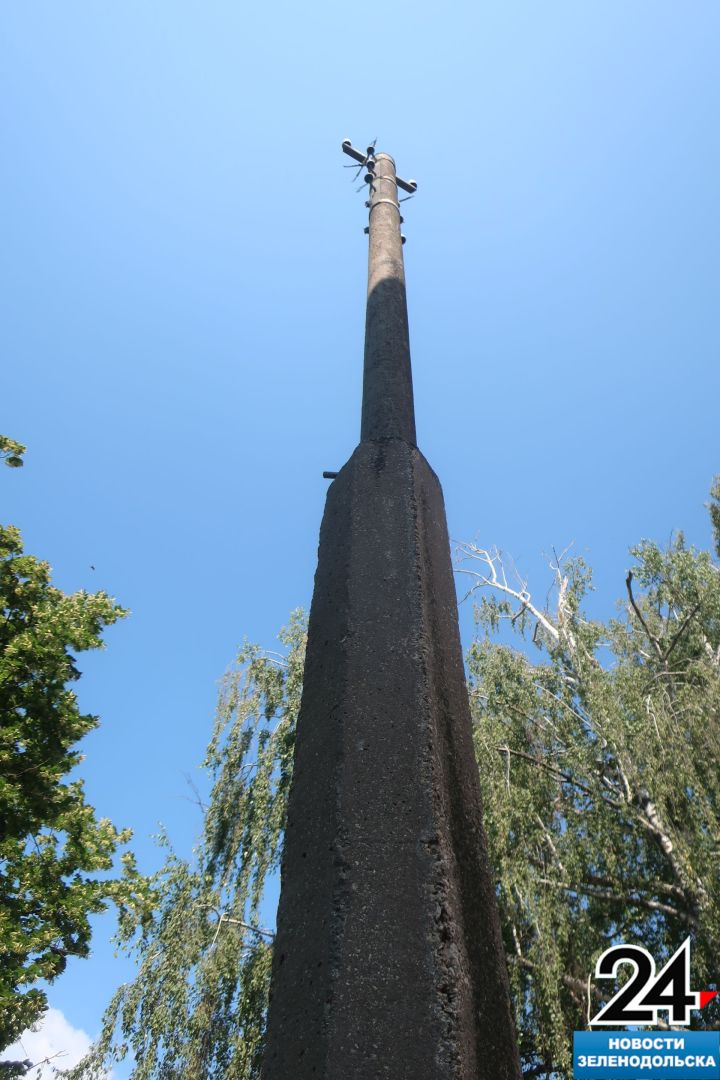 Откуда в Зеленодольске появился «памятник» столбу?