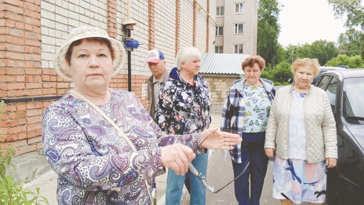 «Наши счета выросли в 10 раз!»: Жильцы дома 7 на ул. М. Красной убеждены, что уже полгода переплачивают за ОДН