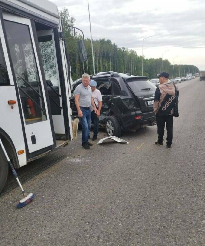В Татарстане в результате ДТП с автобусом погиб водитель легкового автомобиля