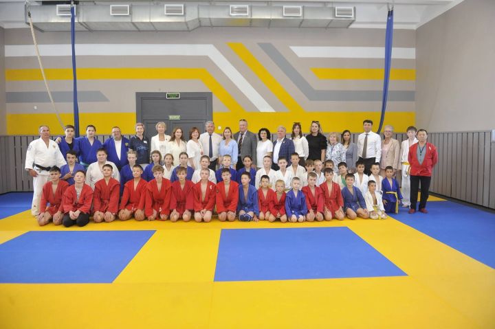 На выездном заседании Госсовета РТ в Зеленодольске выступили за продолжение строительства спортплощадок