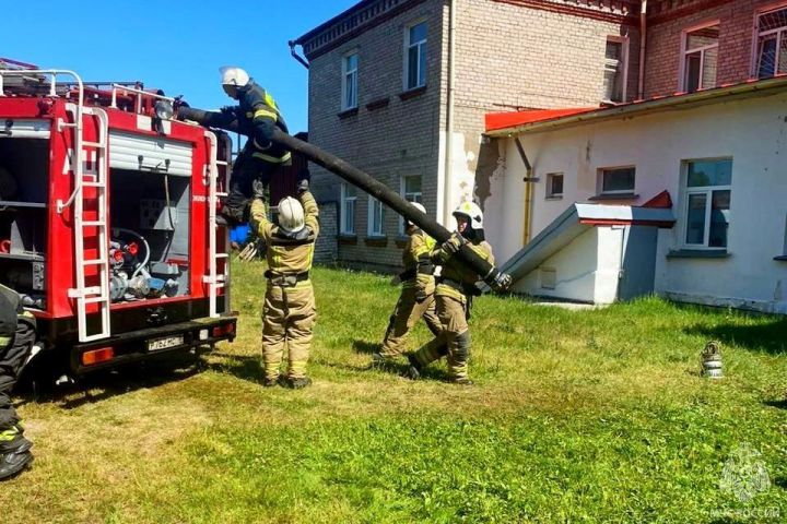 В Зеленодольске пожарные провели соревнования по боевому развертыванию