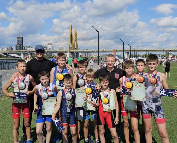 Зеленодольские воспитанники школы греко-римской борьбы приняли участие в турнире, посвященном Дню физкультурника