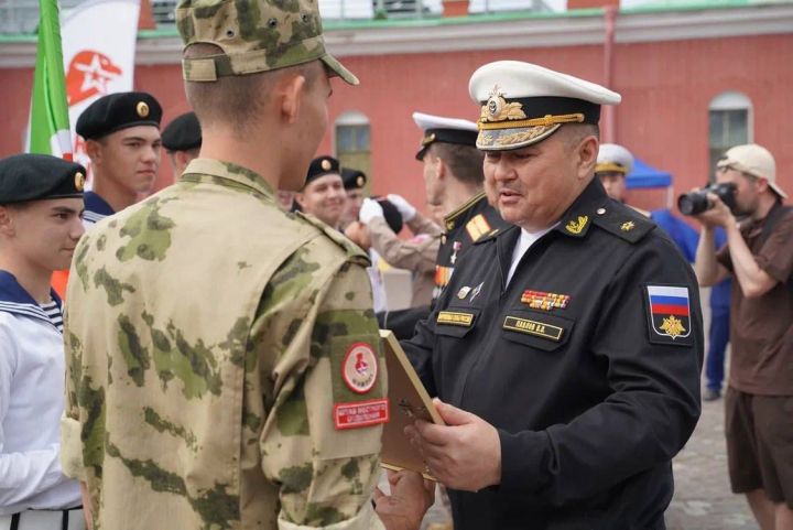 Трасса на шлюпках, «минное поле» и лазертаг