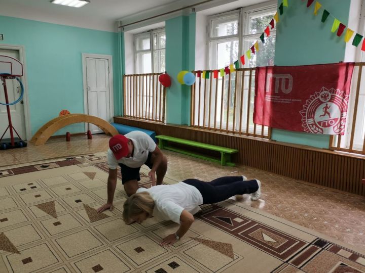 Сотрудники детского сада № 22 «Малыш» успешно сдали нормативы ГТО