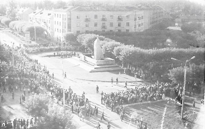 Осенью 1971 года памятник Ленину занял новое место в Зеленодольске