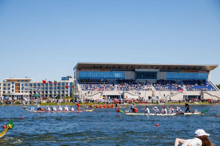В столице Татарстана прошли гонки на традиционных китайских лодках-«Драконах»