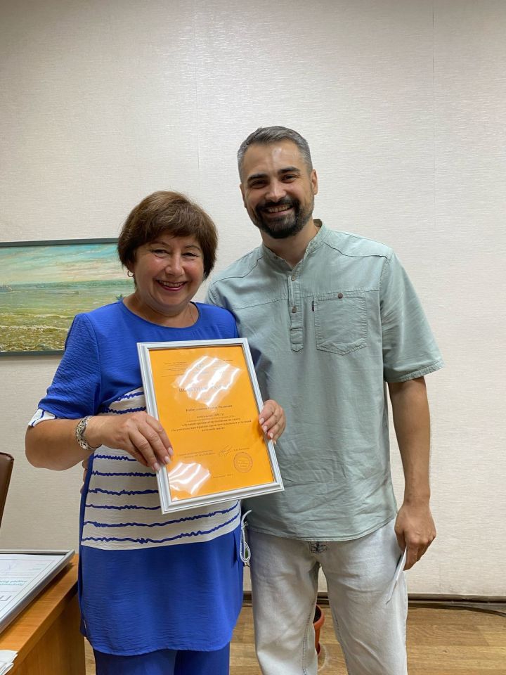 Почтальон Резеда Набиуллина 27 лет обслуживает микрорайон Мирный