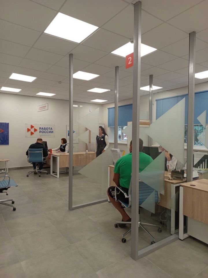 В Зеленодольске в обновленном кадровом центре прошла специализированная ярмарка вакансий