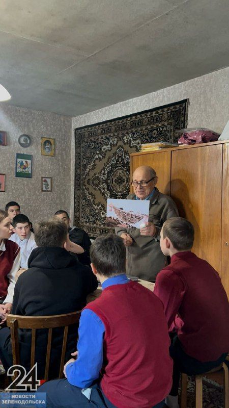 Активисты Нижних Вязовых открыли фотовыставку о Романовском мосте и сохраняют часовню Щусева