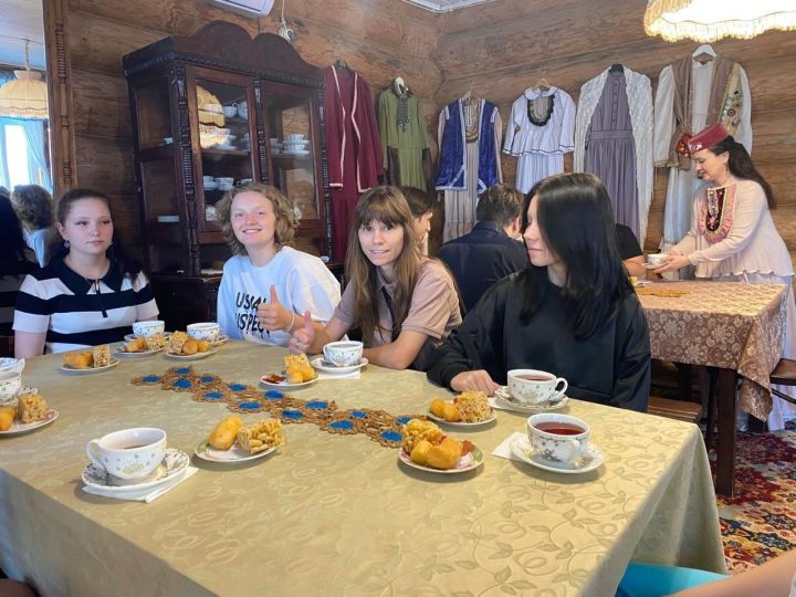 Воспитанники Нурлатского детского дома и приемных семей посетили Казань