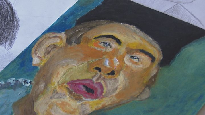 Чтобы восстановиться после инсульта,  зеленодолец Ильгизар Лутфуллин взял в руки карандаш