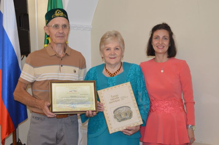 Абдузалимовы Асхат Хасанович и Фидания Миннеабраровна отметили золотой свадебный юбилей