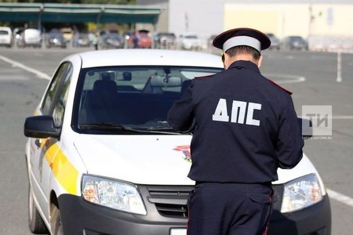 В Казани легковушка сбила 11-летнего самокатчика на пешеходном переходе