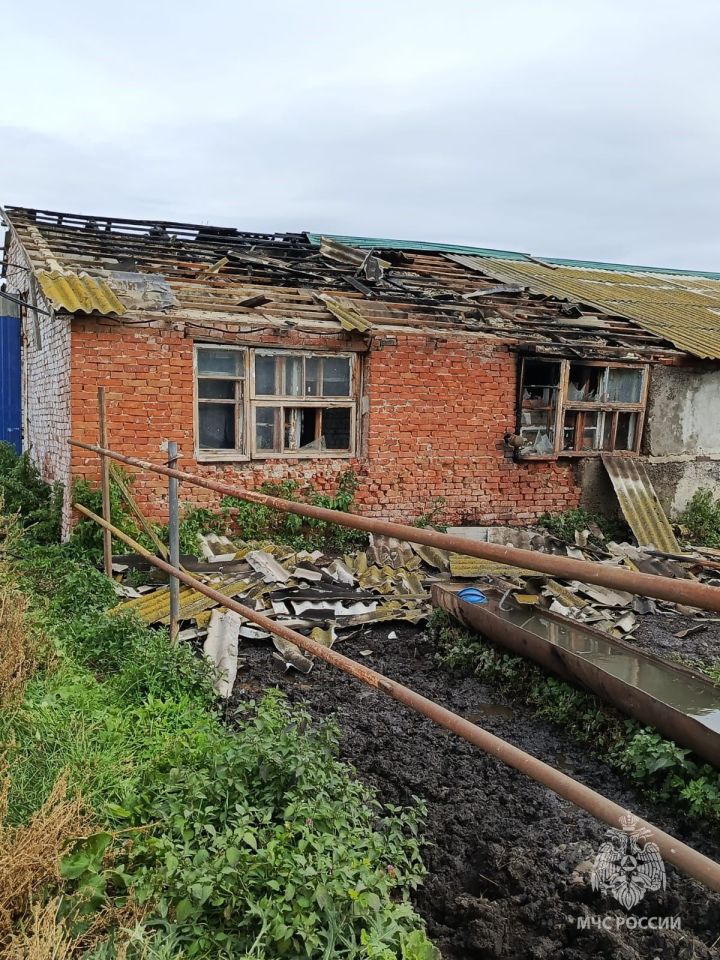 В  деревне Прибой Зеленодольского района произошел пожар в здании частной фермы