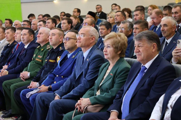 Марат Ахметов от лица Раиса РТ выдвинул на должность главы Зеленодольского района Михаила Афанасьева