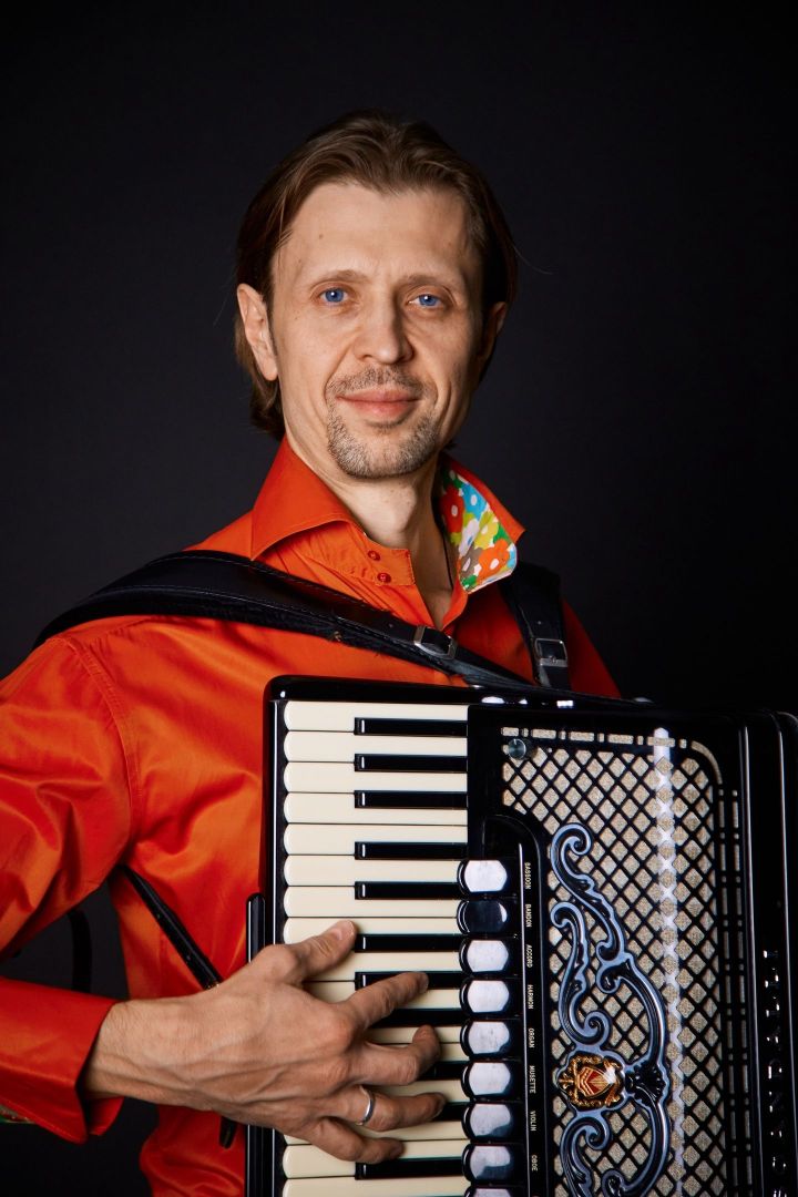 Зеленодольский аккордеонист Андрей Сидоров рассказал, как хороший инструмент превращает будни в праздники