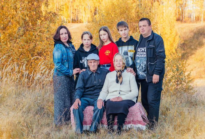 Многодетная мама Ольга Бушева составила родословную своей семьи с 1700 года