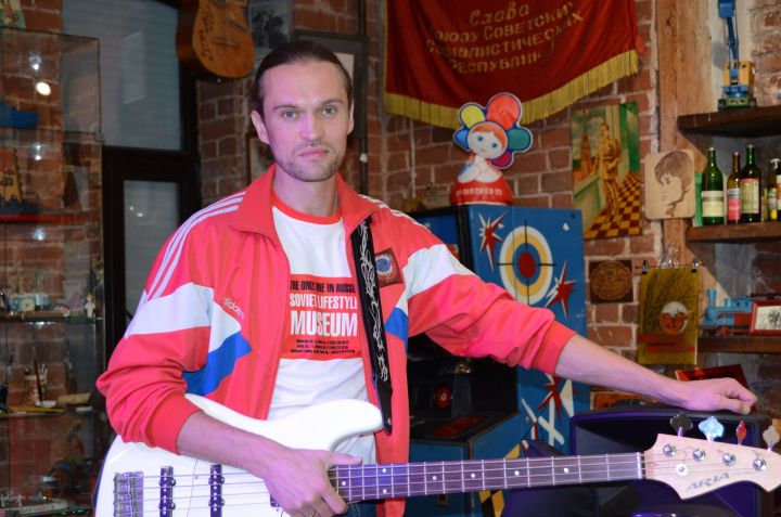 Директор казанского Музея соцбыта Рустем Валиахметов разместил в бывшей коммуналке более 10 тысяч экспонатов