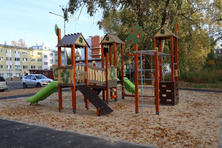 Мэр Зеленодольска Михаил Афанасьев проверил, как продолжаются работы по благоустройству города