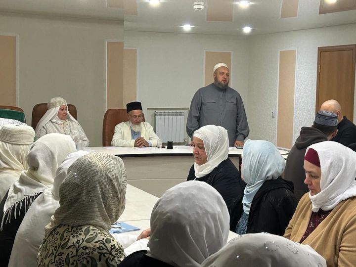 В мечети «Джамиг» состоялся педагогический совет для имамов и преподавателей Зеленодольского мухтасибата