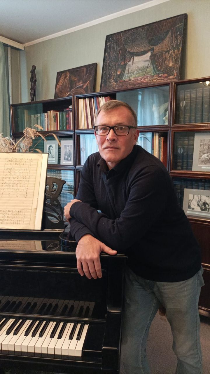 Композитор и аранжировщик Всеволод Сарандов начал вести телеграм-канал о своём знаменитом отце