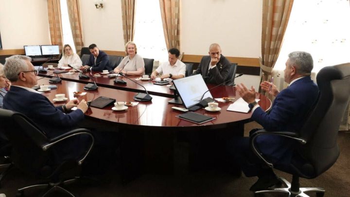 В эти дни Герой России Расим Баксиков проходит стажировку в Министерстве образования и науки РТ